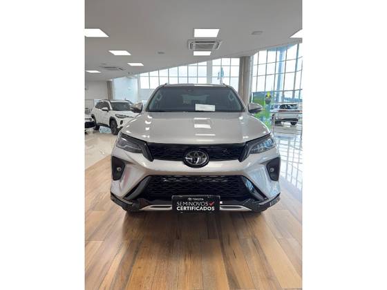 TOYOTA HILUX SW4 2.8 D-4D TURBO DIESEL SRX PLATINUM 4X4 AUTOMÁTICO